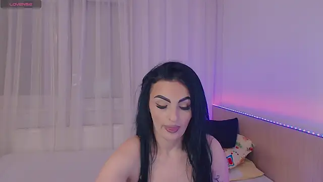 jesselines  online show from May 17, 2026, 4:14 pm