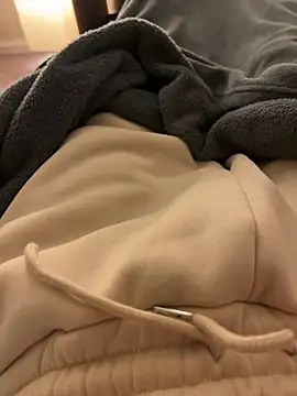 Snapshot of HannesDicks chatting on December 27, 2024, 4:26 am HannesDicks online show from December 27, 2024, 4:26 am