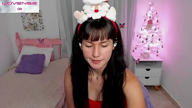 cute roxy online show from November 23, 2025, 2:22 am