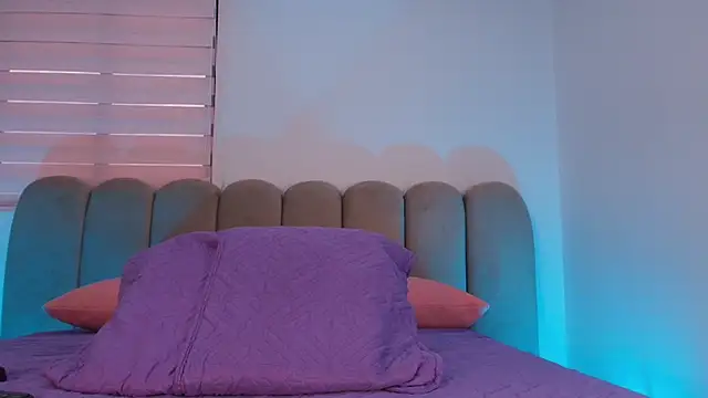 hot dione online show from November 28, 2025, 7:16 pm