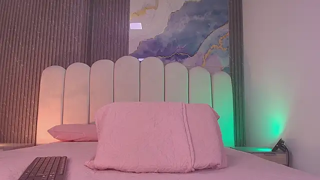 hot dione online show from March 17, 2026, 7:17 pm