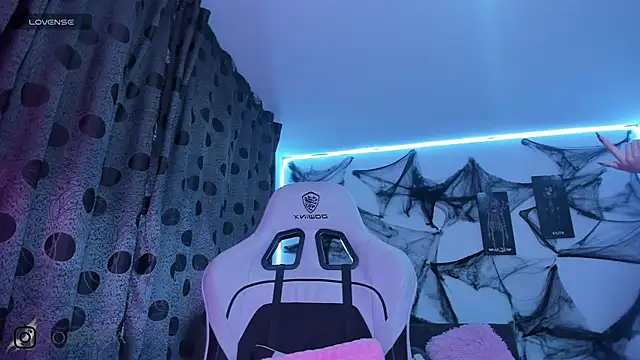 Snapshot of satanbabee chatting on November 3, 2025, 12:57 am satanbabee online show from November 3, 2025, 12:57 am