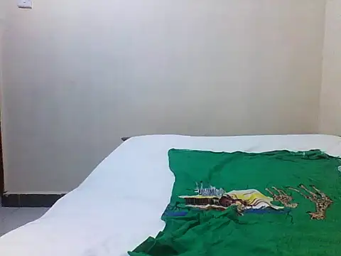 princess-cutie12 online show from October 24, 2025, 1:40 pm