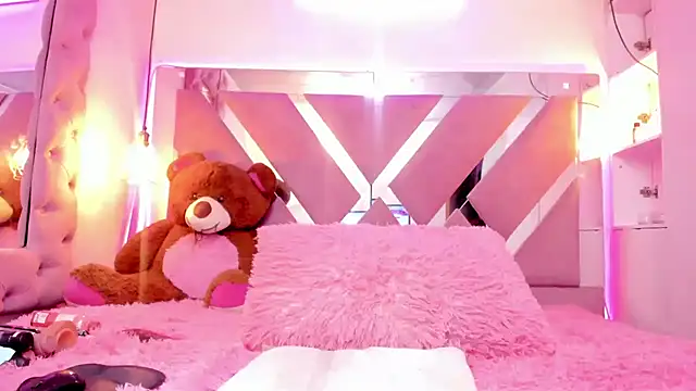 Scarlett-Bonnet online show from March 22, 2025, 7:15 am