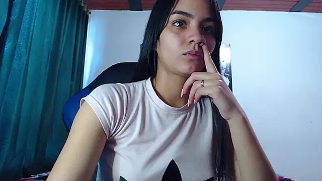 Ariel Zeo1 online show from February 5, 2025, 7:10 pm