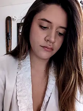 maliciaworld online show from February 8, 2026, 8:23 pm