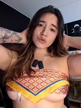 maliciaworld online show from April 14, 2026, 4:46 pm