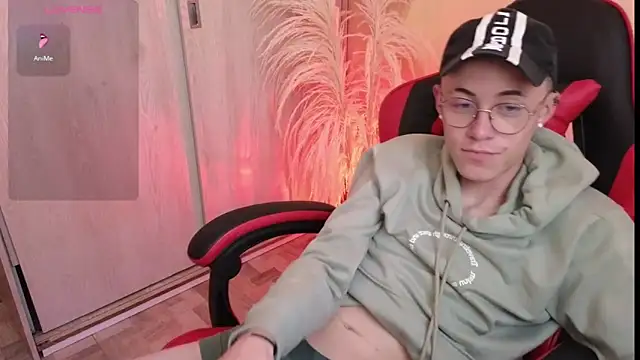 Snapshot of Elian_Cooper chatting on February 27, 2025, 1:28 pm Elian Cooper online show from February 27, 2025, 1:28 pm