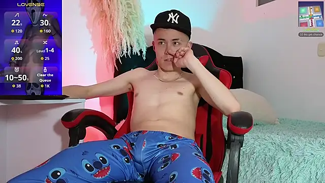 Snapshot of Elian_Cooper chatting on November 10, 2025, 2:10 am Elian Cooper online show from November 10, 2025, 2:10 am