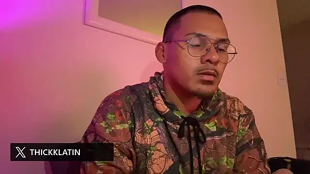 ThixxkkLatin online show from October 26, 2025, 4:51 am