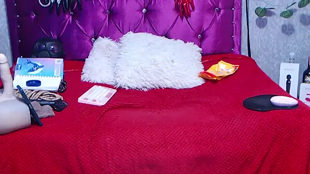 AyshaScott online show from September 19, 2025, 1:34 pm