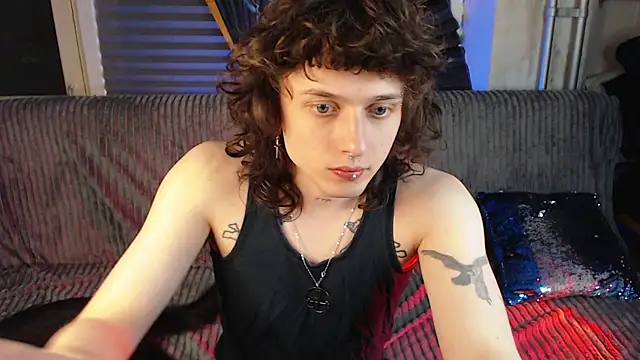 axxxturel online show from April 15, 2026, 7:10 pm