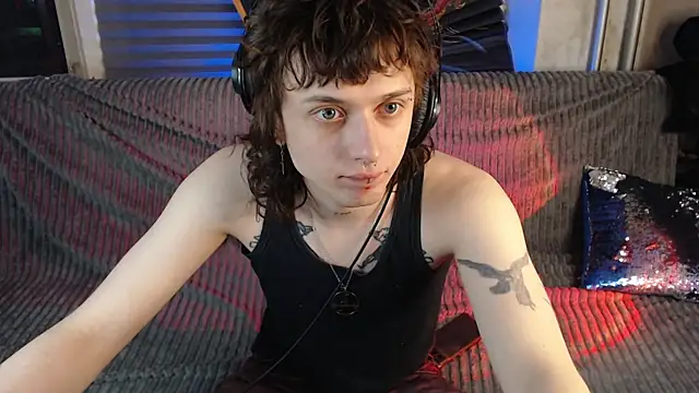 axxxturel online show from April 20, 2026, 2:53 pm