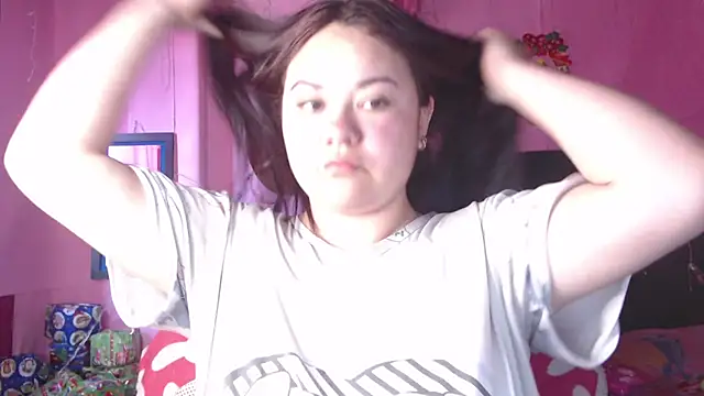 NikkiRous  online show from December 18, 2025, 1:39 pm