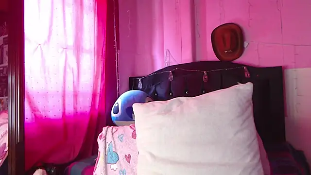 NikkiRous  online show from February 2, 2026, 3:22 pm