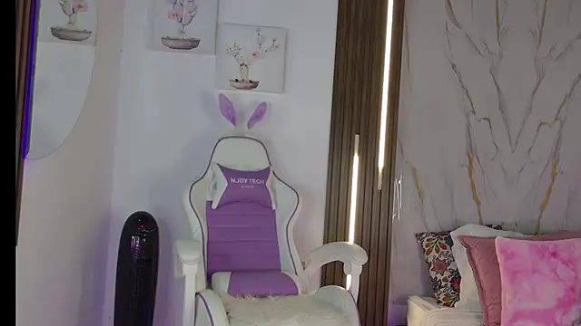 mia 099 online show from September 13, 2025, 7:13 pm