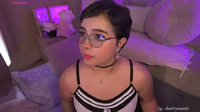 Cheerrysweett online show from March 17, 2026, 8:45 pm