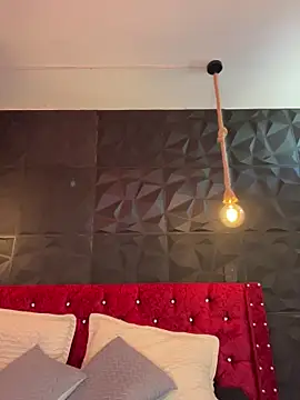 Snapshot of Ema_azel chatting on November 1, 2025, 1:24 pm Ema azel online show from November 1, 2025, 1:24 pm