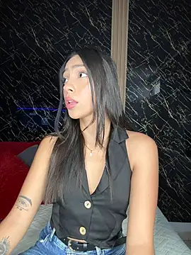 Snapshot of Ema_azel chatting on November 15, 2025, 1:29 pm Ema azel online show from November 15, 2025, 1:29 pm