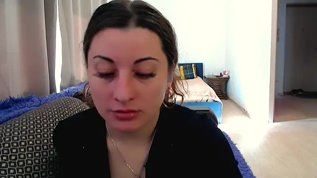 Helen Adams  online show from May 12, 2026, 5:48 am