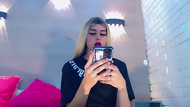 Daniela Pink  online show from February 13, 2025, 12:13 am