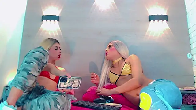 Daniela Pink  online show from February 15, 2025, 11:47 pm