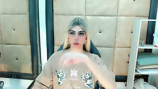 Daniela Pink  online show from February 16, 2025, 8:55 pm