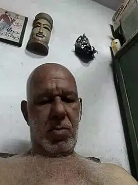 FabiQuilmes online show from March 22, 2025, 1:32 am