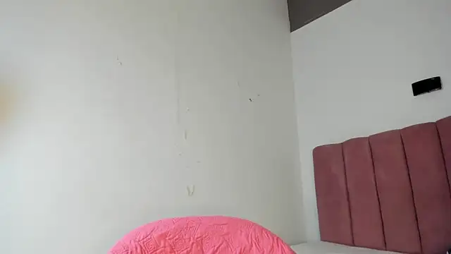 Tahira 21  online show from April 2, 2026, 7:44 pm