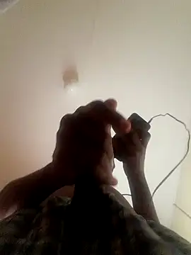 Snapshot of Gifttheskimaskboy chatting on December 5, 2024, 11:27 am Gifttheskimaskboy online show from December 5, 2024, 11:27 am