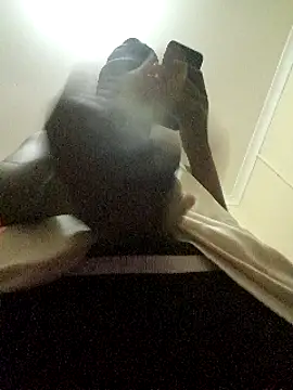 Snapshot of Gifttheskimaskboy chatting on December 19, 2024, 9:17 pm Gifttheskimaskboy online show from December 19, 2024, 9:17 pm