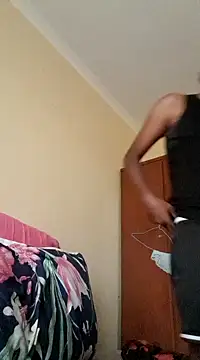 Snapshot of Gifttheskimaskboy chatting on December 25, 2024, 3:50 am Gifttheskimaskboy online show from December 25, 2024, 3:50 am