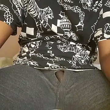 Snapshot of Gifttheskimaskboy chatting on November 12, 2025, 6:25 am Gifttheskimaskboy online show from November 12, 2025, 6:25 am