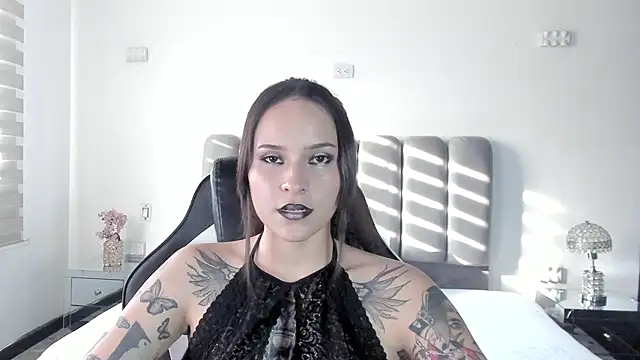 AnnyThompson  online show from March 9, 2026, 10:03 pm