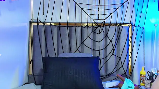 Zoe Curvy online show from October 28, 2025, 12:19 pm