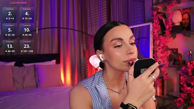 LunaNight online show from October 26, 2025, 8:26 pm