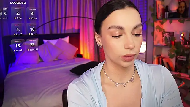 LunaNight online show from December 2, 2025, 8:37 pm