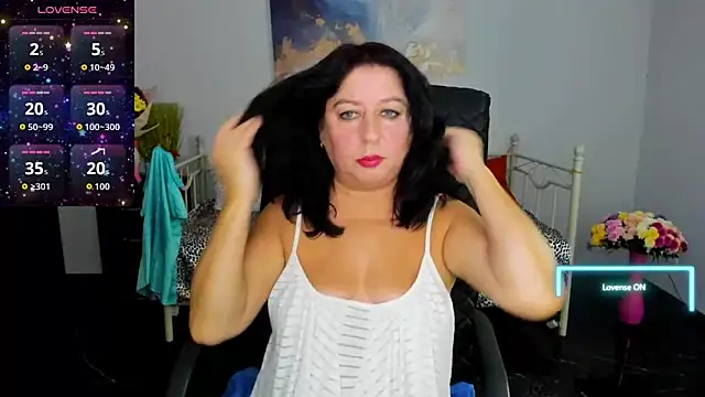 Julia Dean online show from December 4, 2025, 1:20 pm