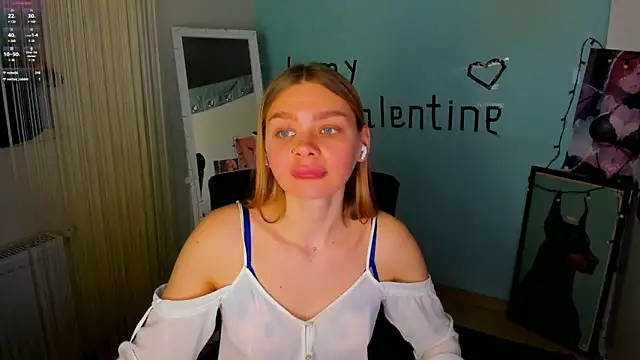 Molly sweetie online show from February 9, 2025, 10:09 am