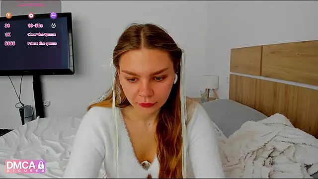 Molly sweetie online show from April 11, 2026, 6:29 am