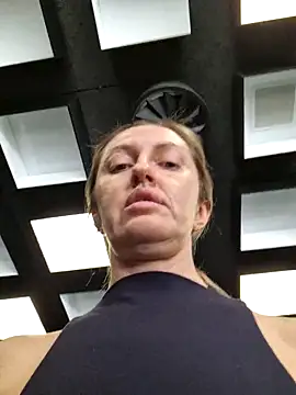 Miss    Mia  online show from February 3, 2026, 9:03 am