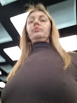 Miss    Mia  online show from February 23, 2026, 11:18 am