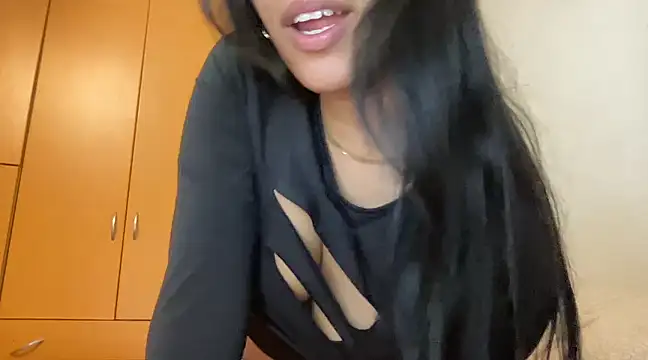 Dulce latingirl online show from December 10, 2024, 4:27 pm