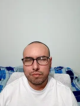 Snapshot of ElSunEagle chatting on February 7, 2026, 4:05 am ElSunEagle online show from February 7, 2026, 4:05 am