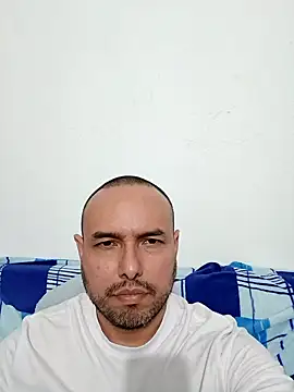 Snapshot of ElSunEagle chatting on February 11, 2026, 12:48 am ElSunEagle online show from February 11, 2026, 12:48 am