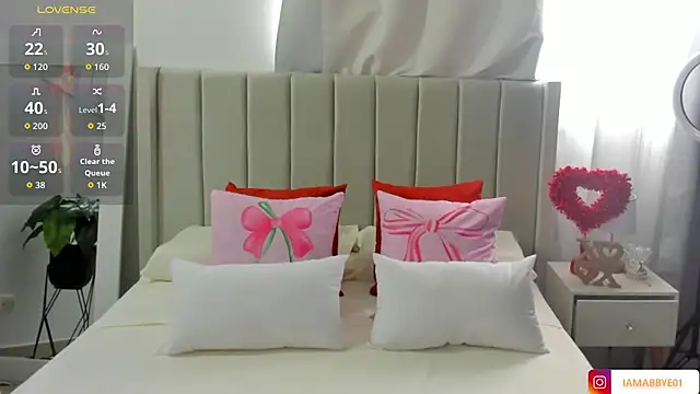 Snapshot of Abbye_blue01 chatting on February 20, 2026, 10:21 pm Abbye blue01 online show from February 20, 2026, 10:21 pm