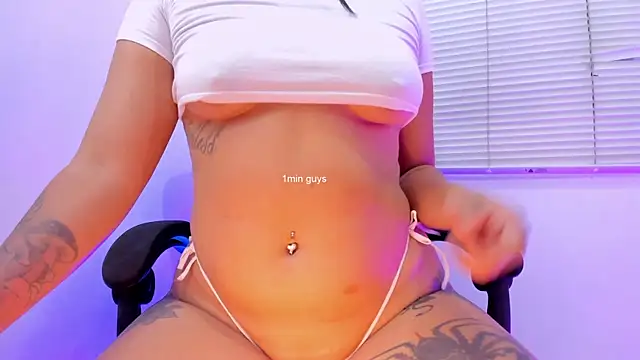 LouaneBourVip online show from May 12, 2026, 11:24 pm