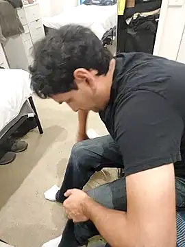 khriztiam  online show from February 27, 2026, 7:19 am