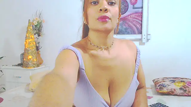 SoniaGresson online show from December 16, 2025, 11:10 pm