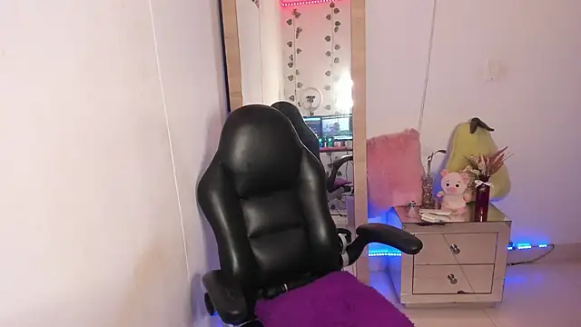 Snapshot of hellensexy chatting on March 8, 2025, 12:00 am hellensexy online show from March 8, 2025, 12:00 am